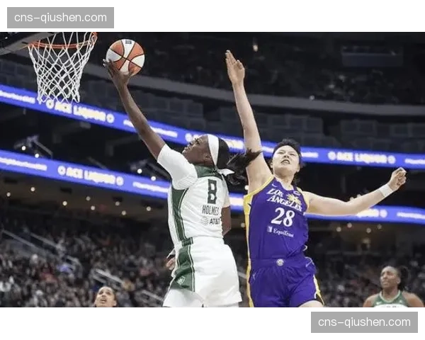 季前训练营视频流出：火花队新人内线展现惊人封盖能力